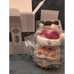 Scentsy Mini Wax Warmer Saint Nick Night Light Aromatherapy Fragrance Home Decor